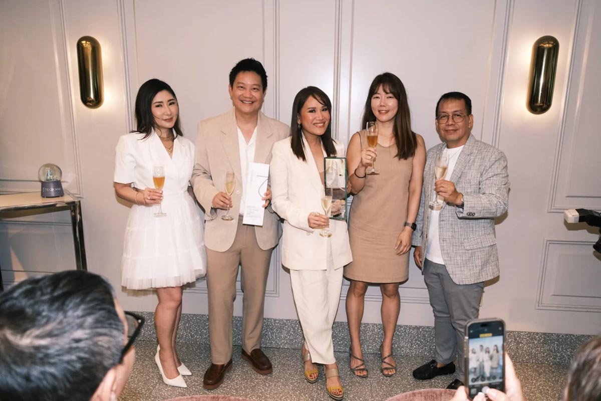 Aivee Clinic - I Am Nikki Tang
