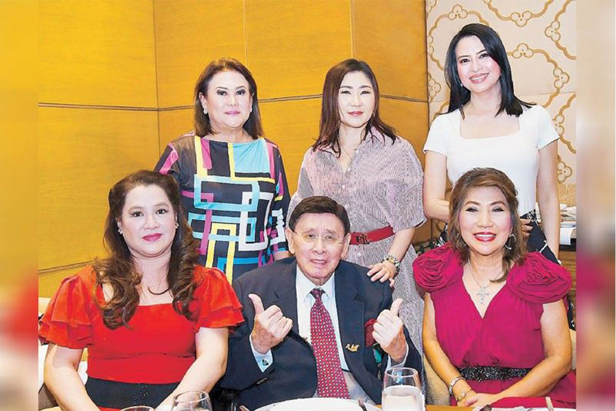 enduring friendships - I Am Nikki Tang