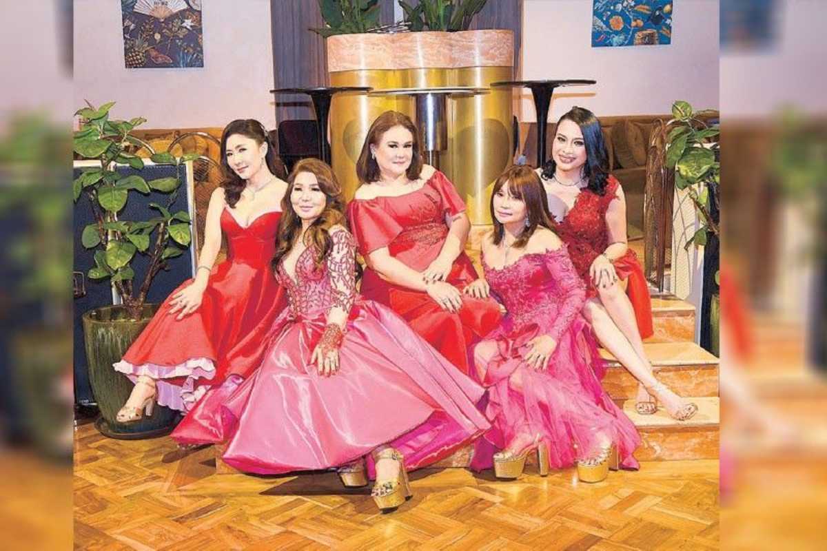 A glamourous gathering - I Am Nikki Tang